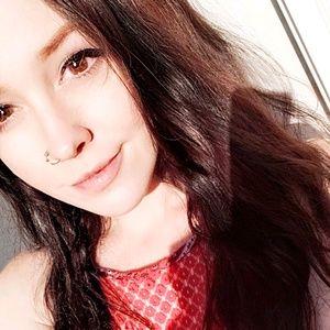 Meet your Posher, Simone